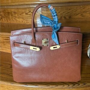 Gorgeous Tan Leather Satchel with removable twilly Accent